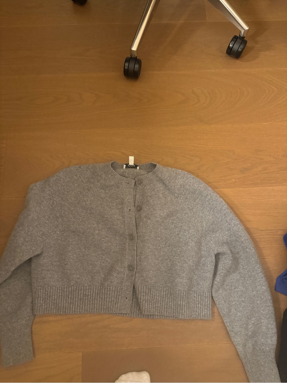COS Women’s Cropped Gray Button-Front Sweater Cardigan